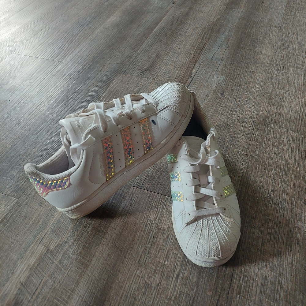 Girls Adidas Purple/Gold/Blue Metallic Stripe Superstar Active Sneakers Sz 3.5